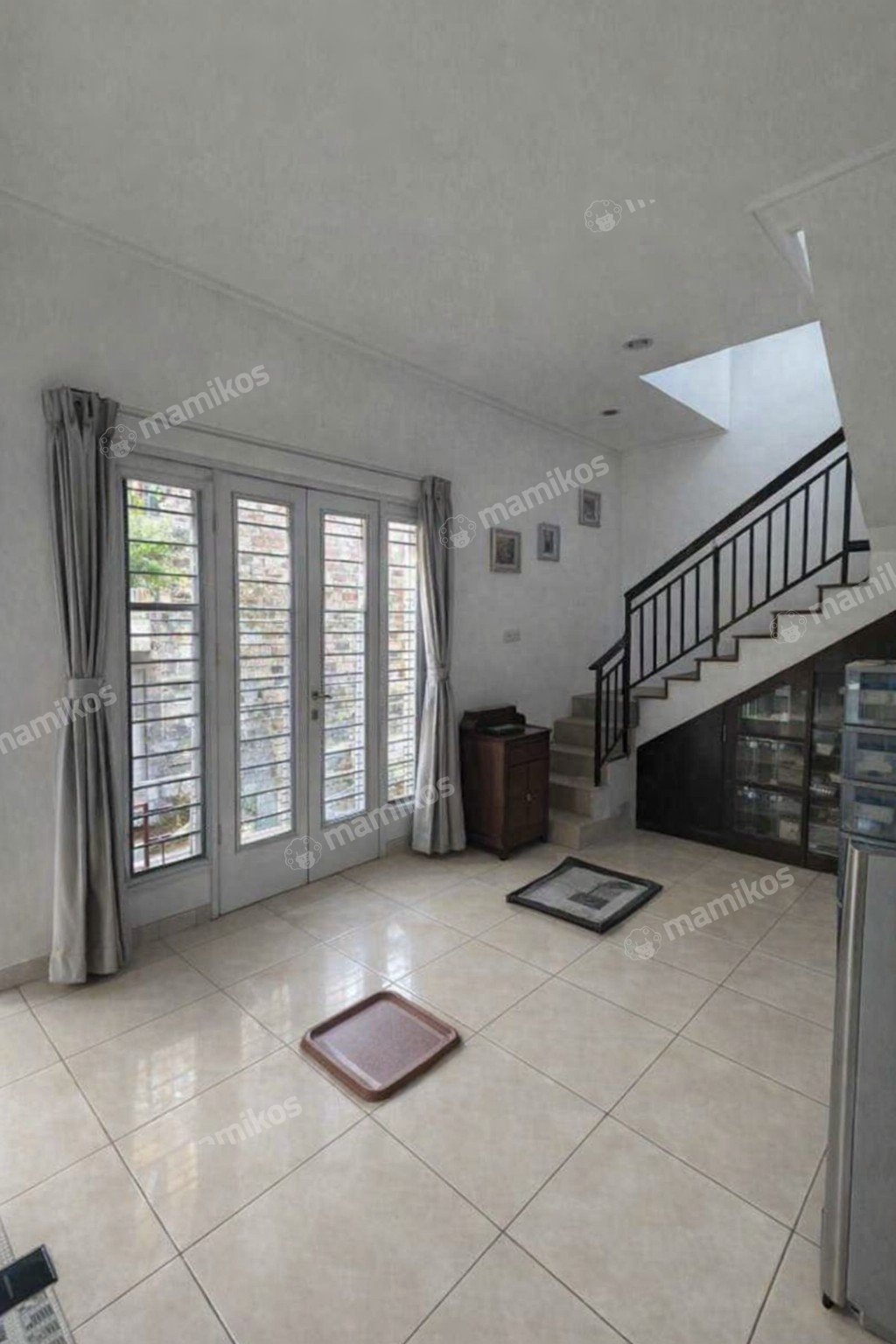 Rumah Sertifikat SHM 3 Kamar Tidur 2 Kamar Mandi Tanjung Duren Jakarta Barat - Photo 2