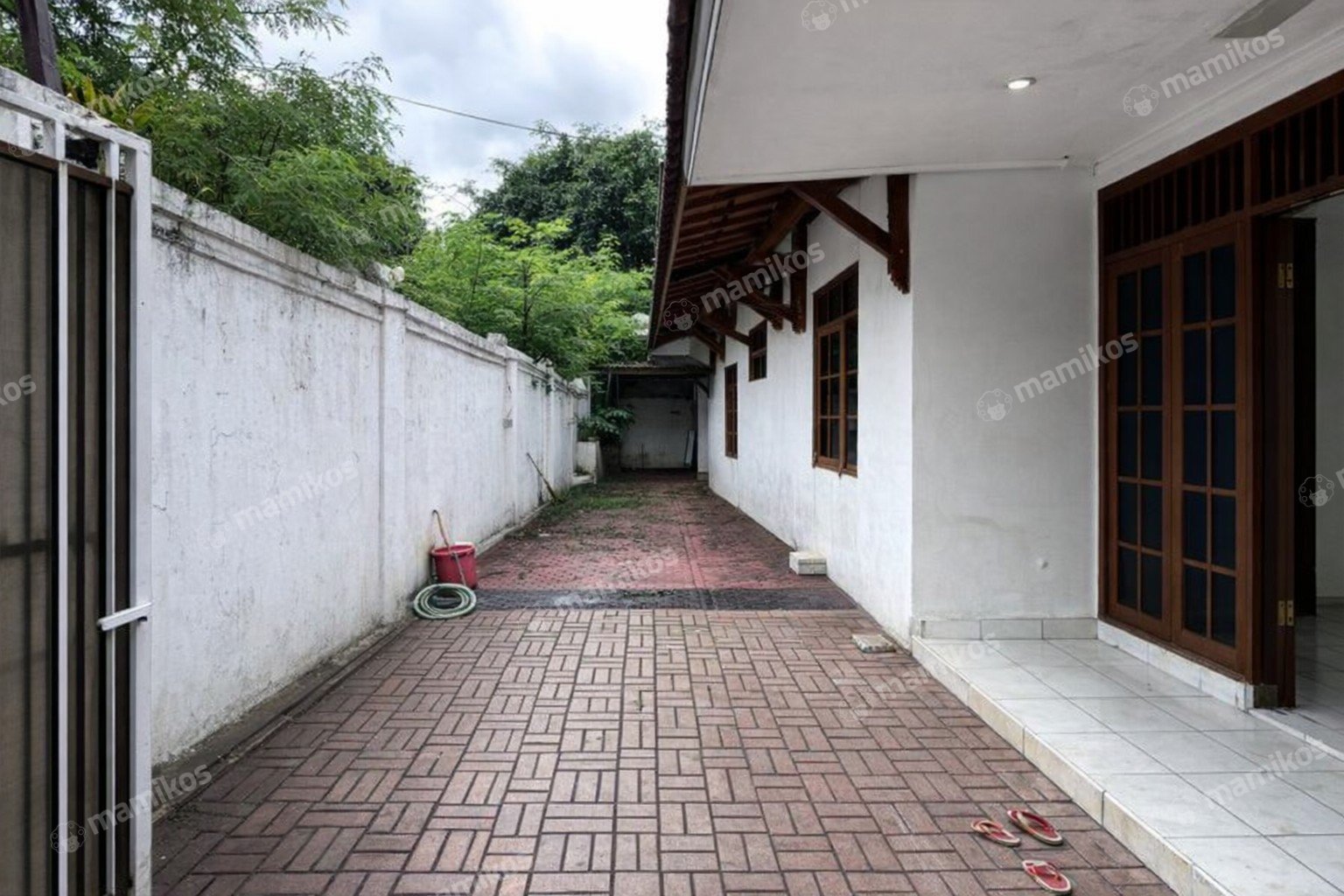 Rumah Sertifikat SHM 3 Kamar Tidur 3 Kamar Mandi Senopati Jakarta Selatan