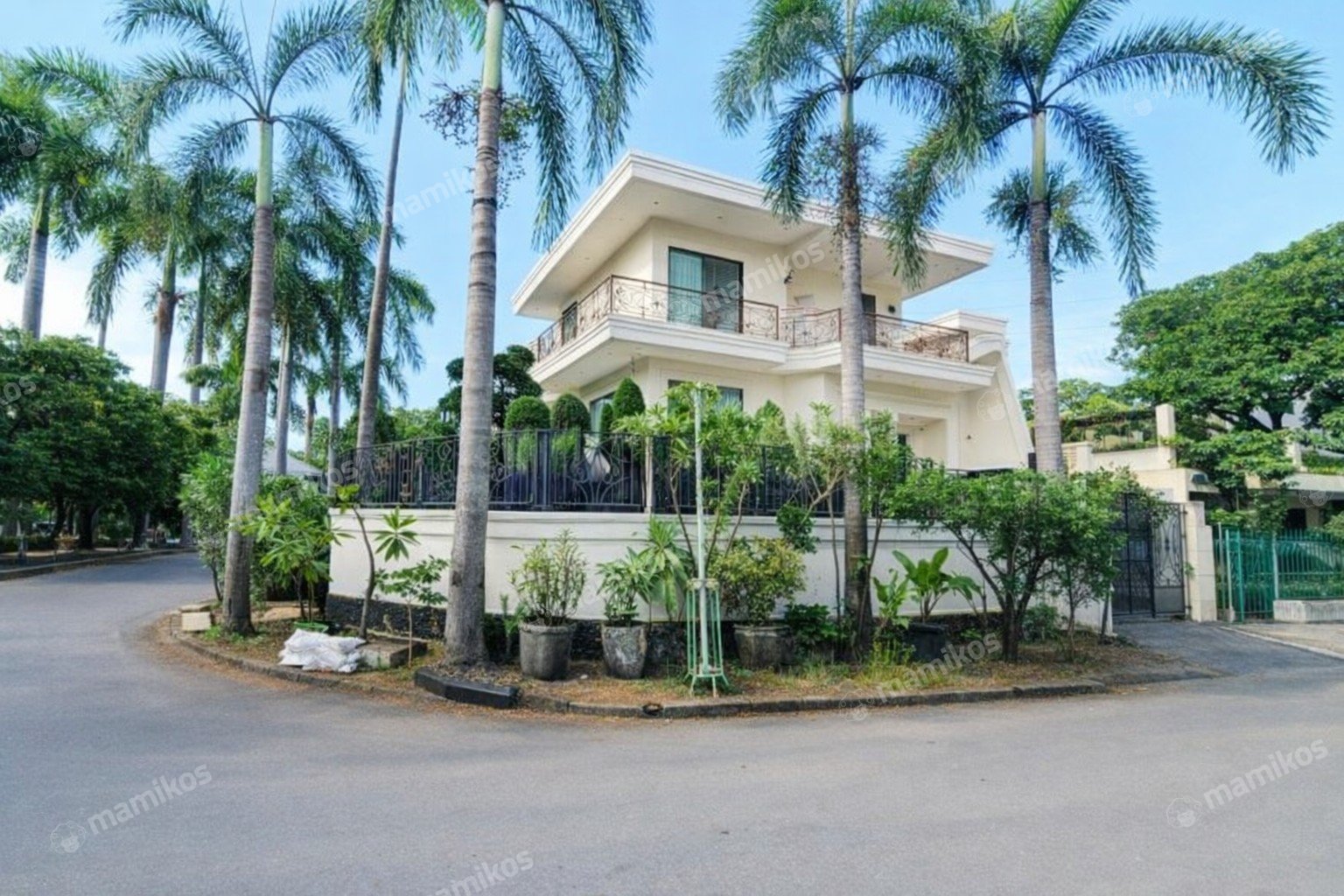 Rumah Sertifikat SHM 2 Kamar Tidur 3 Kamar Mandi Puri Indah Jakarta Barat