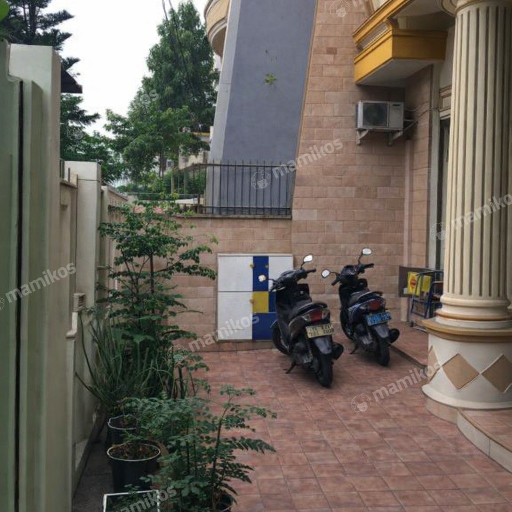 Rumah Sertifikat SHM 4 Kamar Tidur 4 Kamar Mandi Taman Palem Jakarta Barat - Photo 2
