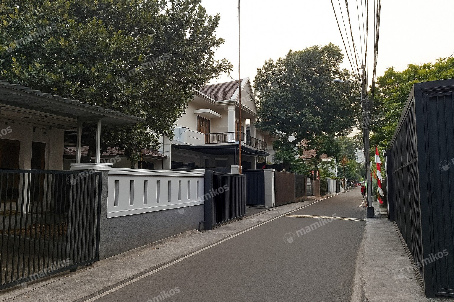 Rumah Sertifikat SHM 3 Kamar Tidur 2 Kamar Mandi Kebayoran Baru Jakarta Selatan - Photo 2