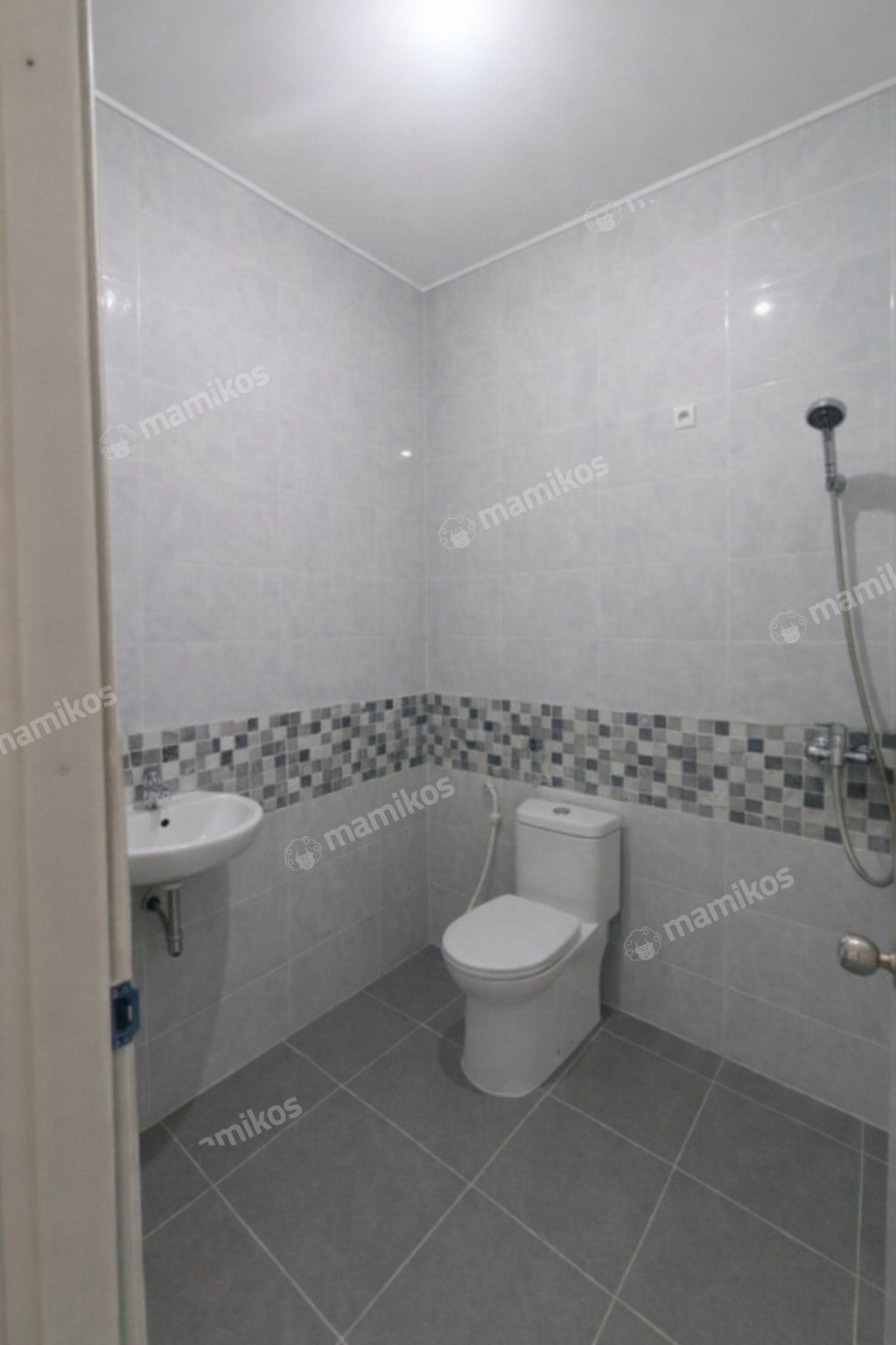 Rumah Sertifikat SHM 4 Kamar Tidur 3 Kamar Mandi Tanjung Duren Jakarta Barat - Photo 5