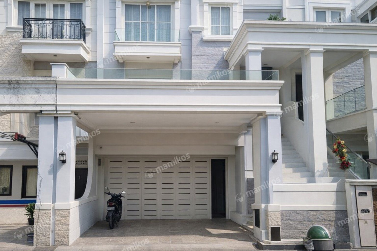 Rumah Sertifikat HGB 5 Kamar Tidur 4 Kamar Mandi Sunter Jakarta Utara
