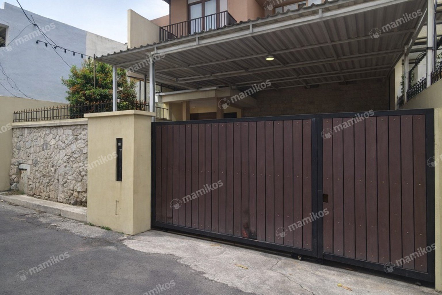 Rumah Sertifikat SHM 4 Kamar Tidur 4 Kamar Mandi Kemang Jakarta Selatan
