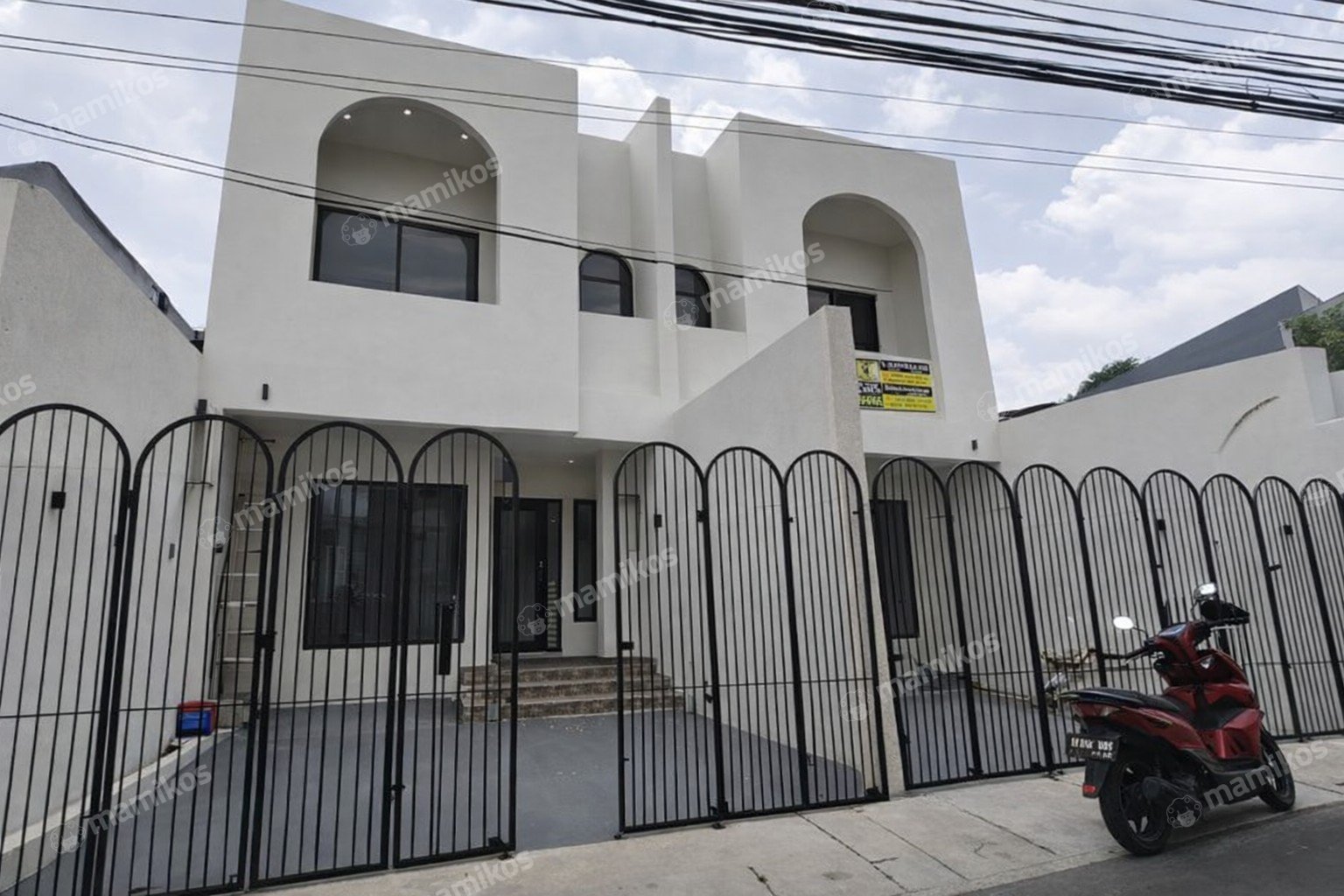Rumah Sertifikat SHM 4 Kamar Tidur 4 Kamar Mandi Kelapa Dua Jakarta Barat