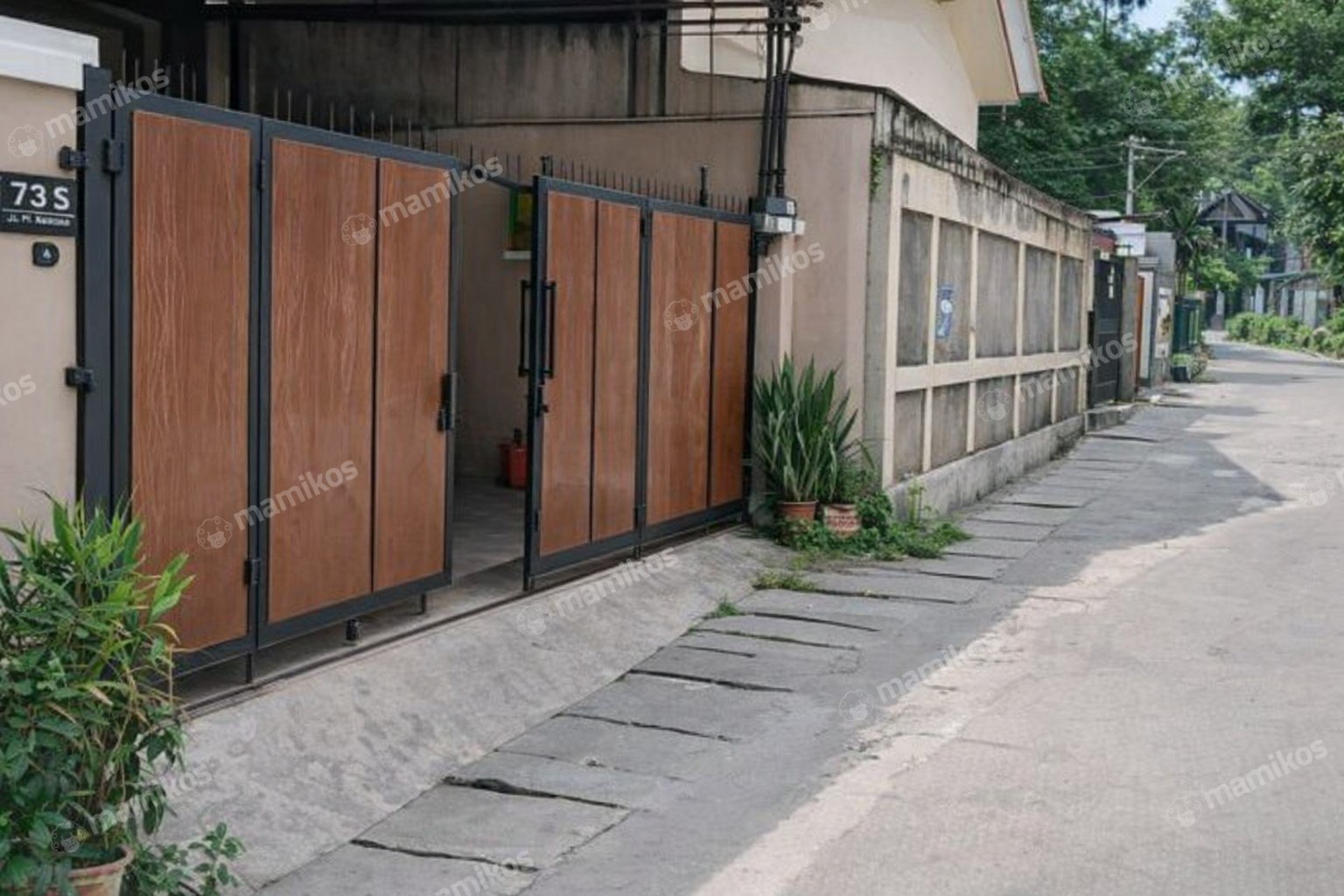Rumah Sertifikat SHM 5 Kamar Tidur 4 Kamar Mandi Srengseng Jakarta Barat