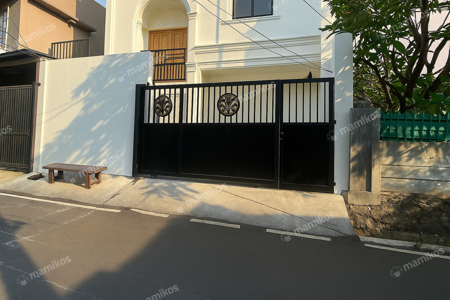 Rumah Sertifikat SHM 5 Kamar Tidur 6 Kamar Mandi Kemandoran Jakarta Selatan