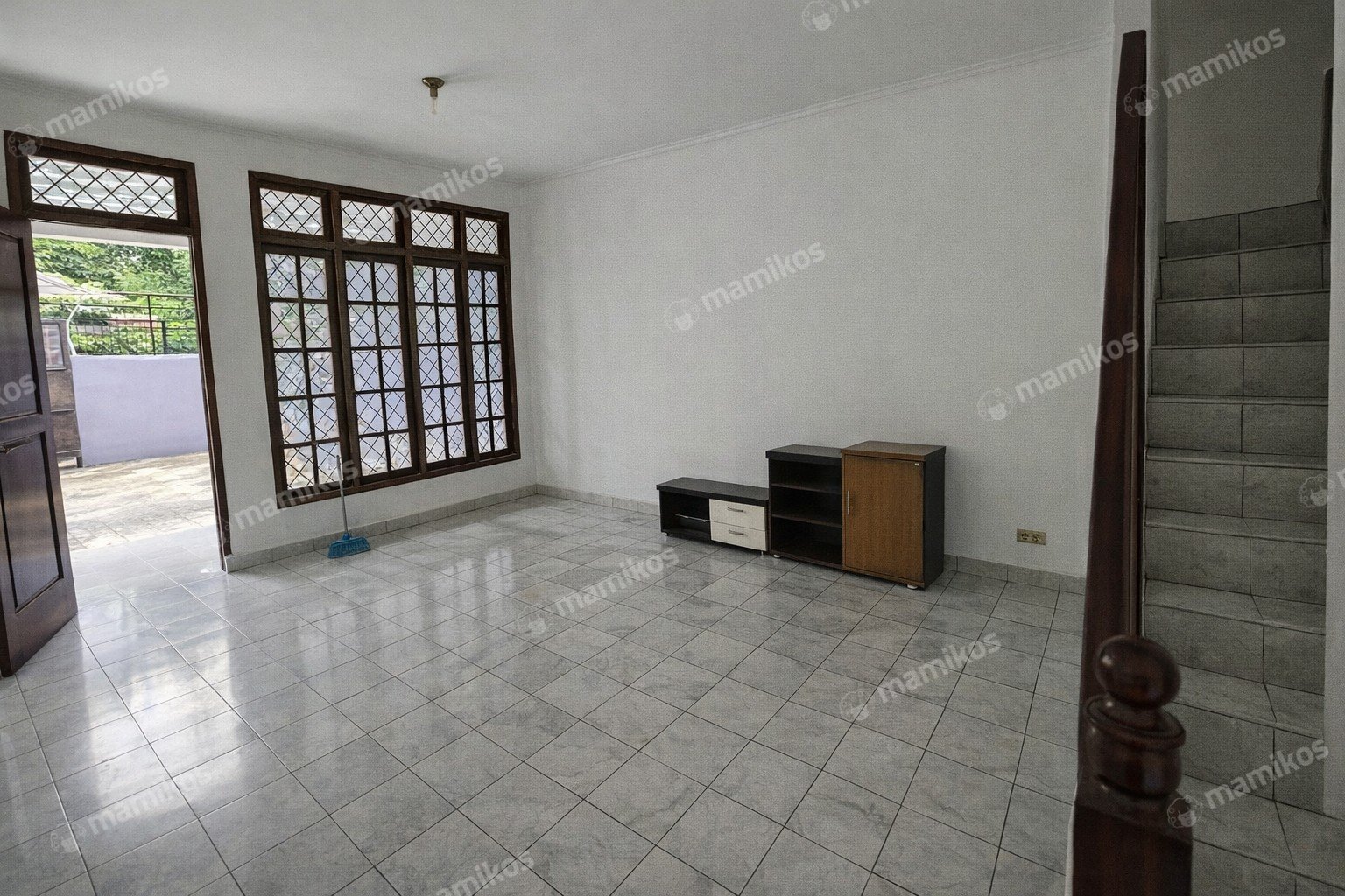 Rumah Sertifikat SHM 3 Kamar Tidur 3 Kamar Mandi Cirendeu Jakarta Selatan - Photo 3