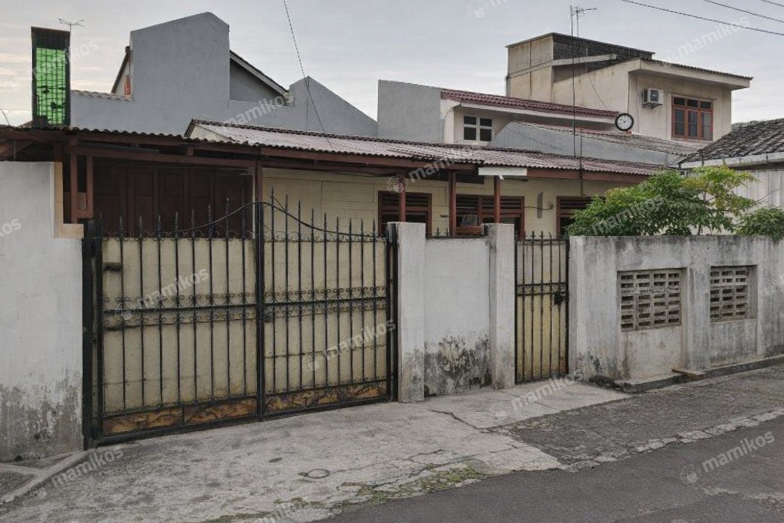 Rumah Sertifikat SHM 4 Kamar Tidur 1 Kamar Mandi Bojong Indah Jakarta Barat