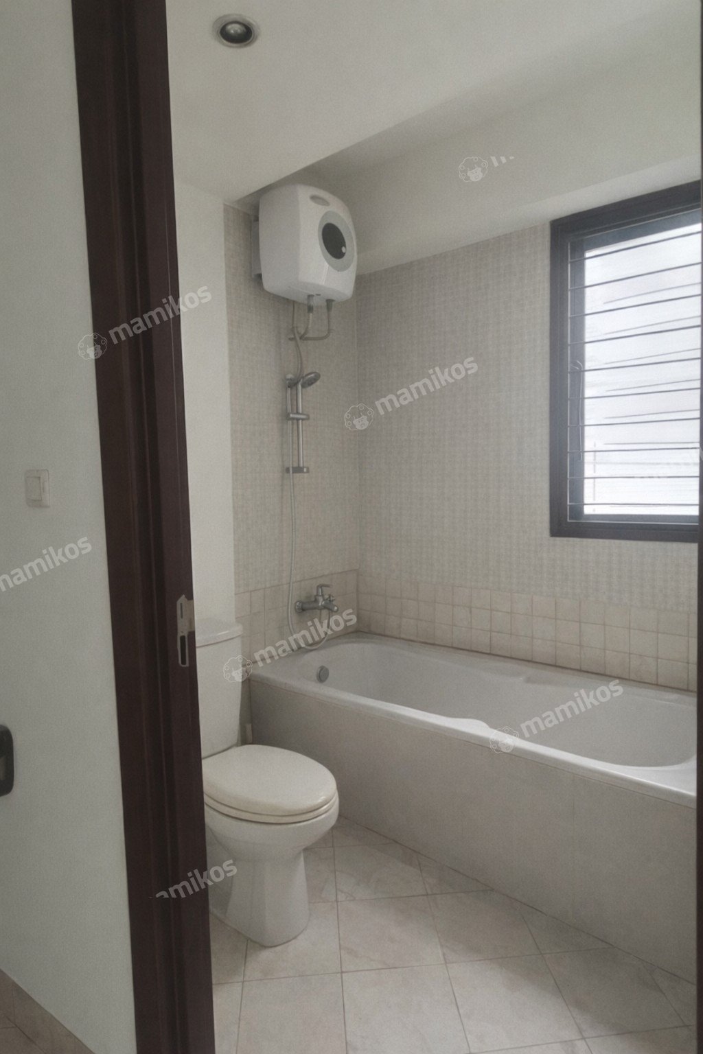 Rumah Sertifikat SHM 5 Kamar Tidur 5 Kamar Mandi Citra Grand Jakarta Timur - Photo 3