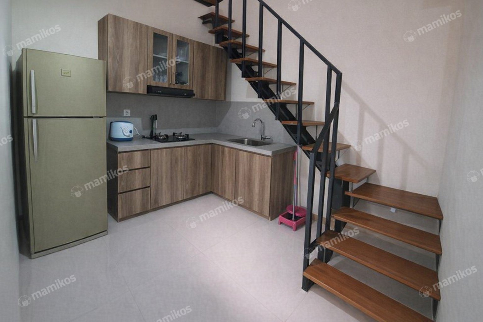 Rumah Sertifikat SHM 17 Kamar Tidur 18 Kamar Mandi Tanjung Duren Jakarta Barat - Photo 5