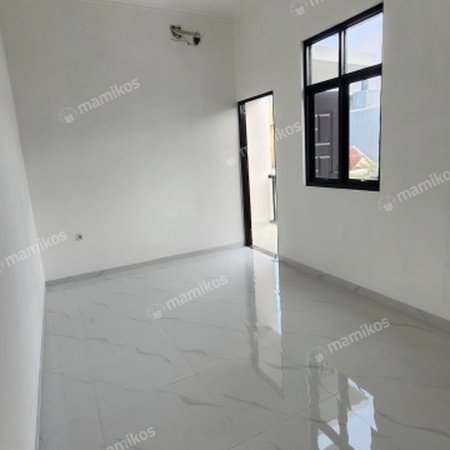 Rumah Sertifikat SHM 3 Kamar Tidur 3 Kamar Mandi Green Lake City Jakarta Barat - Photo 3