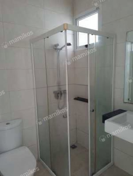 Rumah Sertifikat SHM 3 Kamar Tidur 3 Kamar Mandi Green Lake City Jakarta Barat - Photo 2