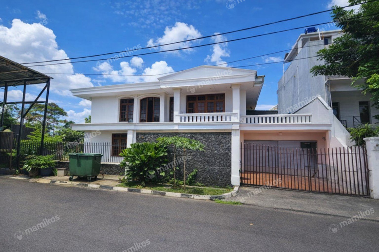 Rumah Sertifikat SHM 5 Kamar Tidur 4 Kamar Mandi Pulomas Jakarta Timur