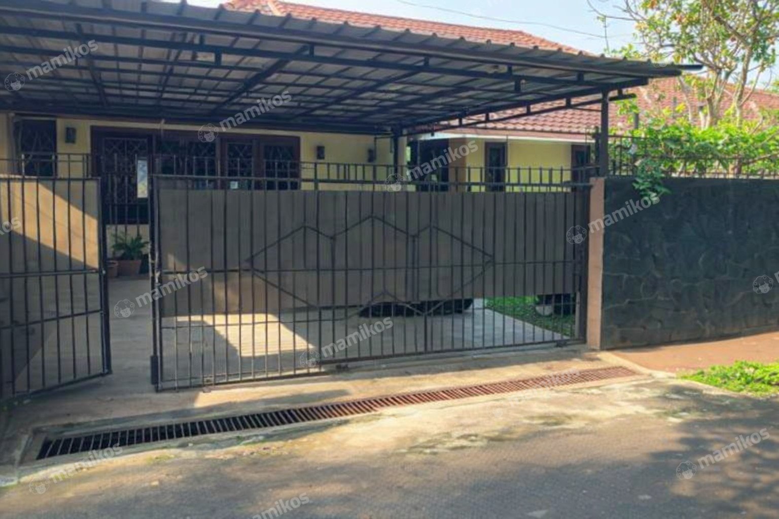 Rumah Sertifikat SHM 7 Kamar Tidur 7 Kamar Mandi Pesanggrahan Jakarta Selatan