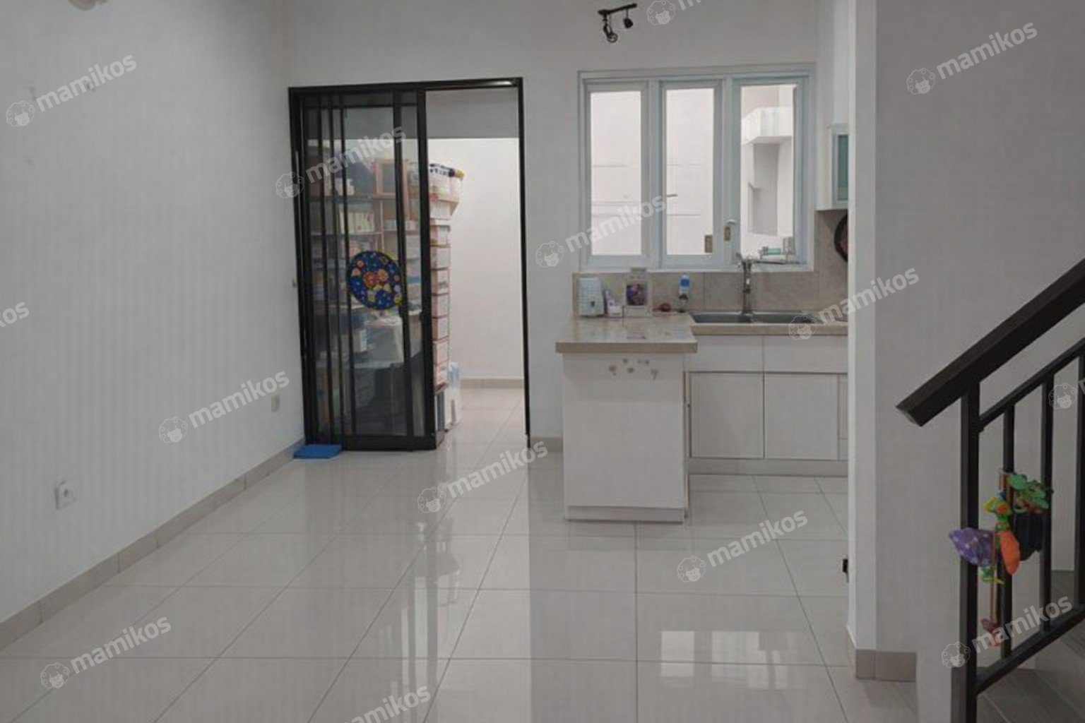 Rumah Sertifikat SHM 2 Kamar Tidur 2 Kamar Mandi Green Lake City Jakarta Barat