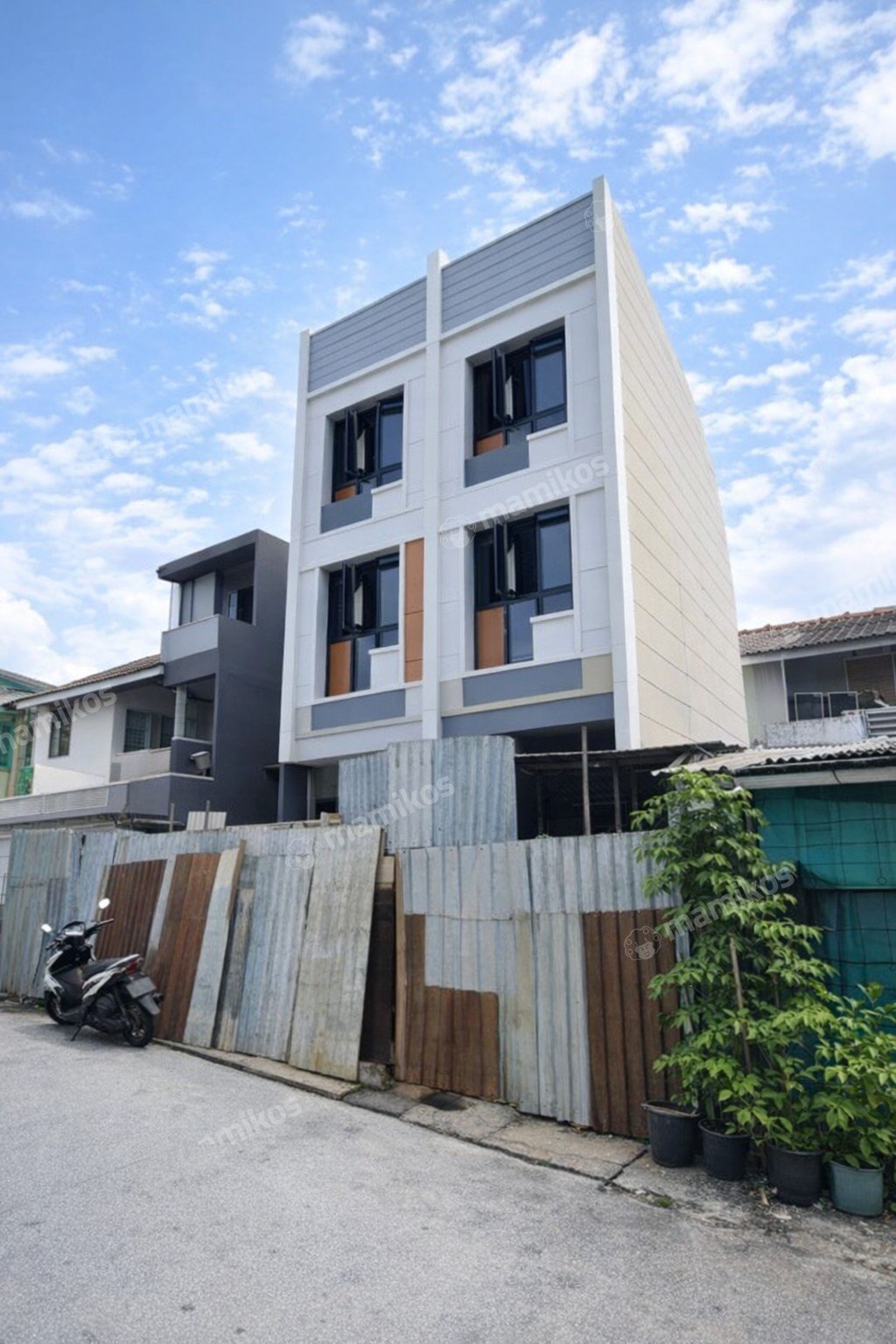 Rumah Sertifikat SHM 3 Kamar Tidur 3 Kamar Mandi Jelambar Jakarta Barat - Photo 2