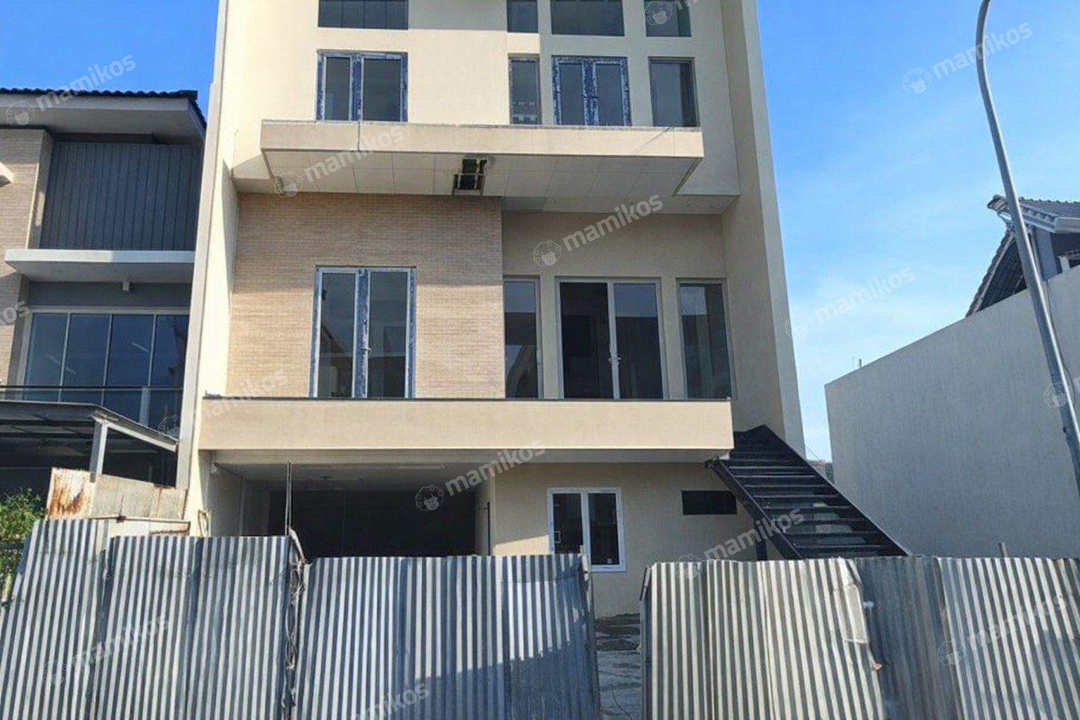 Rumah Sertifikat PPJB 5 Kamar Tidur 5 Kamar Mandi Golf Island Jakarta Utara