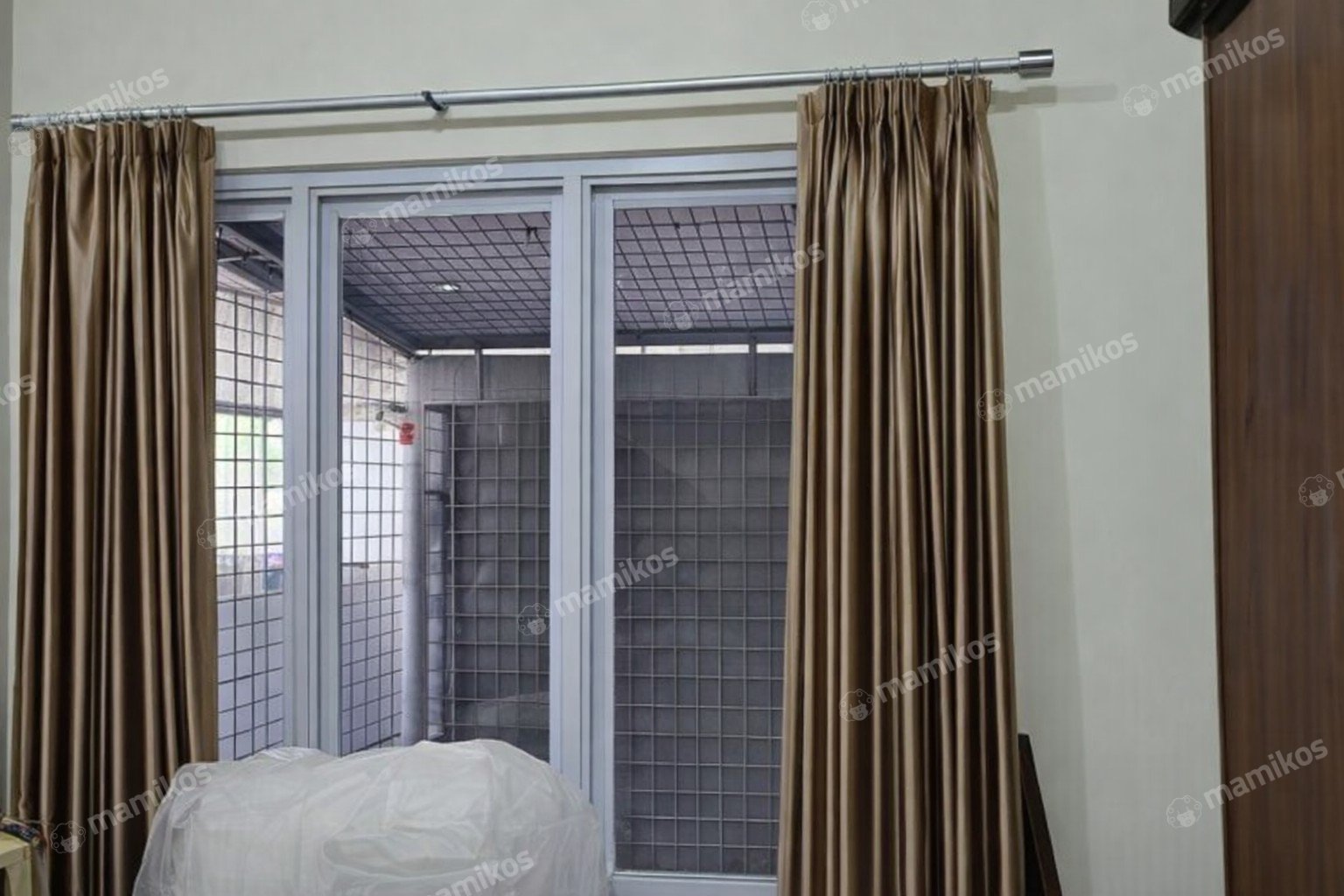 Rumah Sertifikat SHM 3 Kamar Tidur 3 Kamar Mandi Taman Surya Jakarta Barat