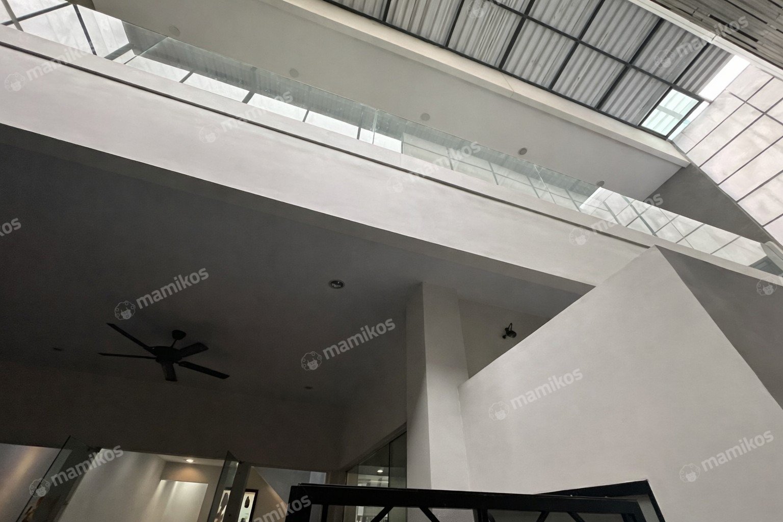 Rumah Sertifikat HGB 4 Kamar Tidur 3 Kamar Mandi Pantai Indah Kapuk Jakarta Utara - Photo 3