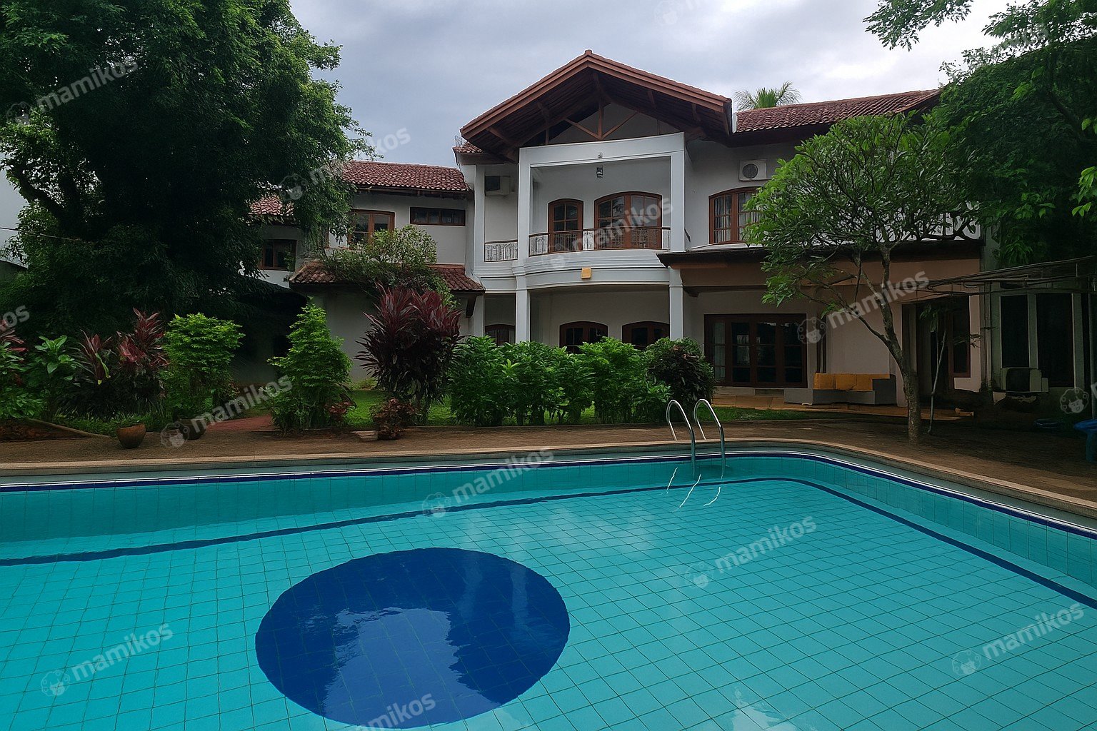 Rumah 6 Kamar Tidur 4 Kamar Mandi 2 Lantai Pondok Indah Jakarta Selatan