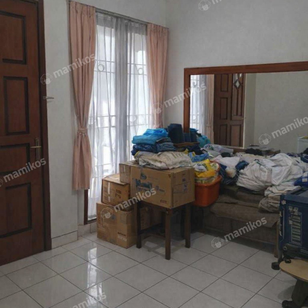 Rumah Sertifikat SHM 4 Kamar Tidur 2 Kamar Mandi Permata Buana Jakarta Barat - Photo 4
