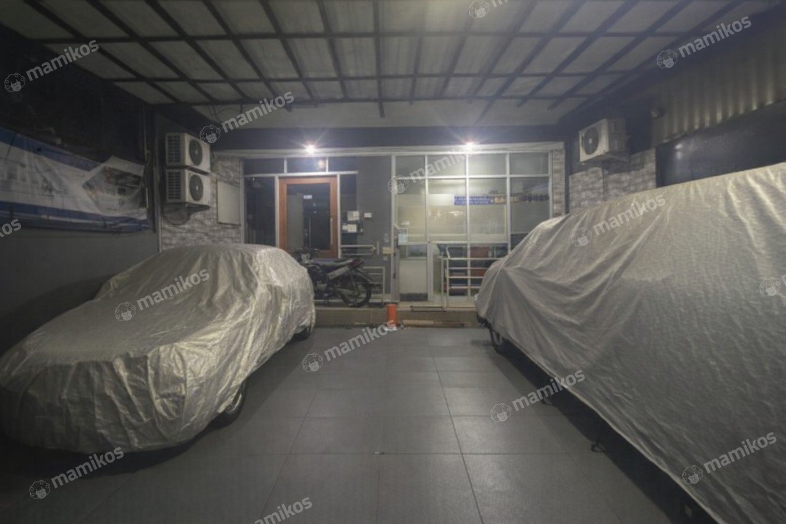 Rumah Sertifikat SHM 5 Kamar Tidur 6 Kamar Mandi Kelapa Dua Jakarta Barat