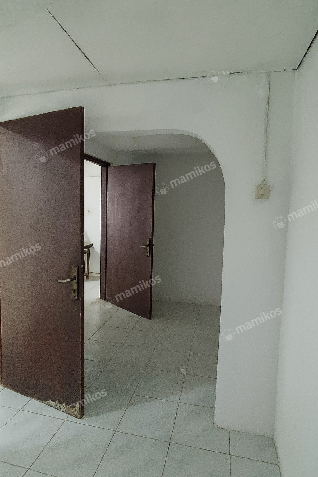 Rumah Sertifikat SHM 4 Kamar Tidur 3 Kamar Mandi Taman Palem Jakarta Barat - Photo 4