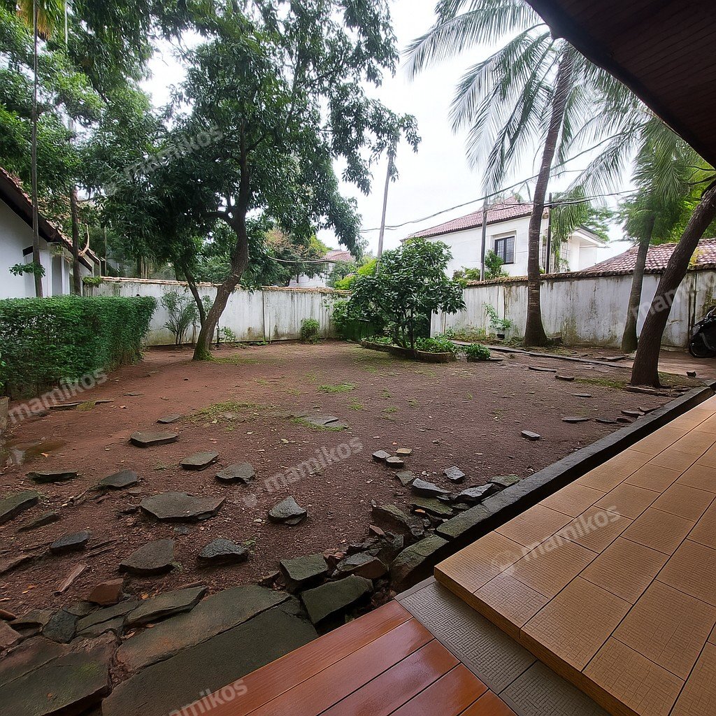 Rumah Sertifikat SHM 6 Kamar Tidur 4 Kamar Mandi Menteng Dalam Jakarta Selatan - Photo 5