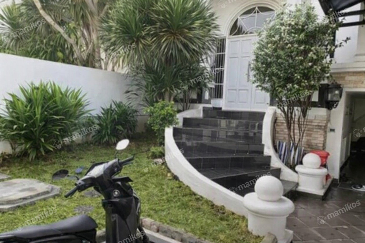 Rumah Sertifikat SHM 6 Kamar Tidur 4 Kamar Mandi Pantai Indah Kapuk Jakarta Utara - Photo 4