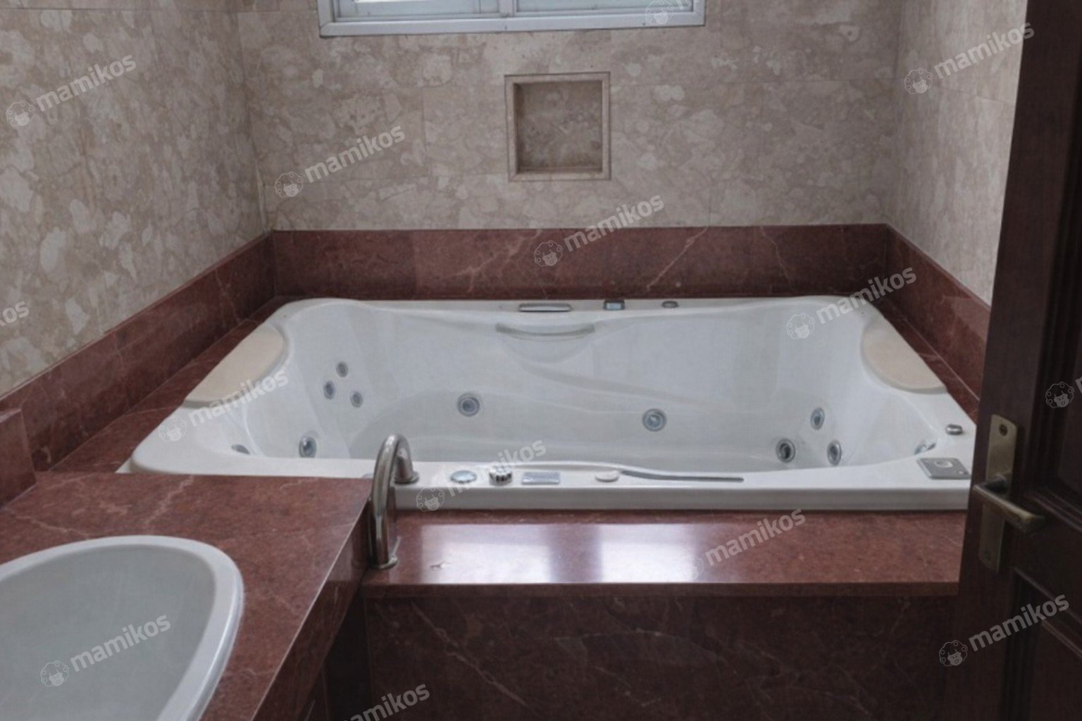 Rumah Sertifikat SHM 10 Kamar Tidur 9 Kamar Mandi Kelapa Gading Jakarta Utara - Photo 2