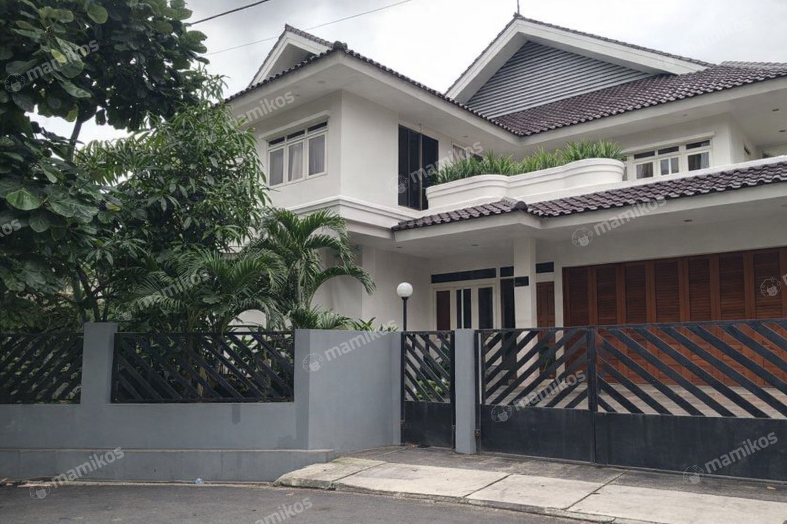 Rumah Sertifikat SHM 5 Kamar Tidur 4 Kamar Mandi Bintaro Jakarta Selatan