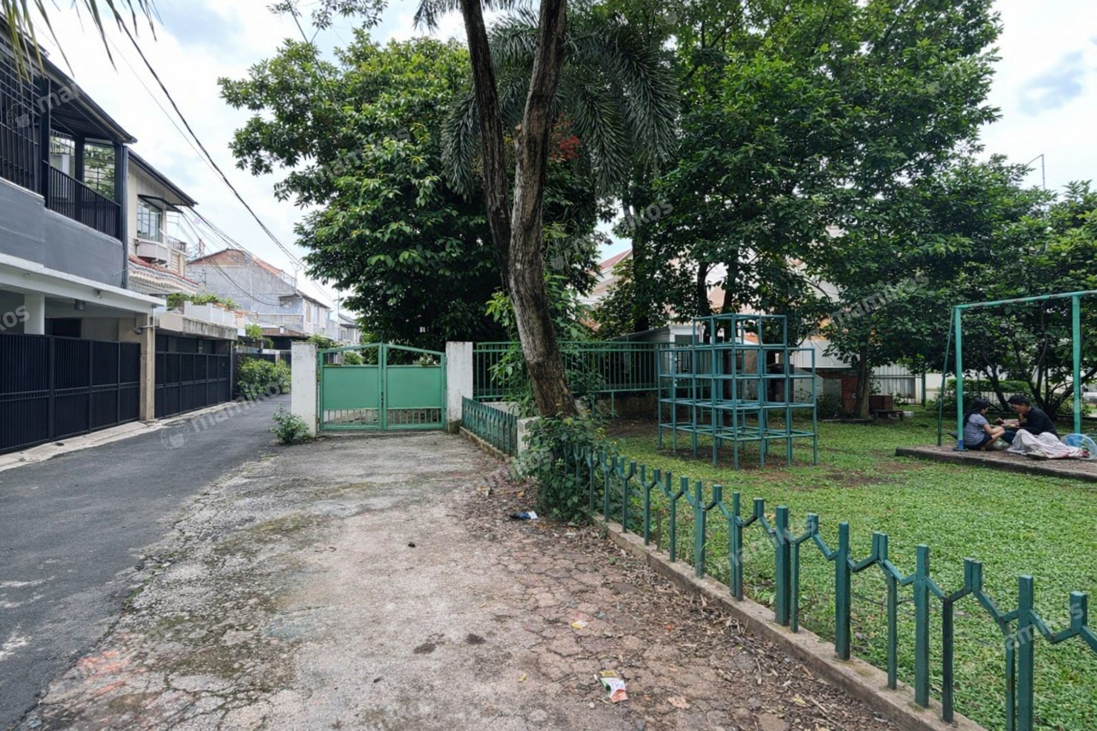 Rumah Sertifikat SHM 4 Kamar Tidur 3 Kamar Mandi Tebet Jakarta Selatan