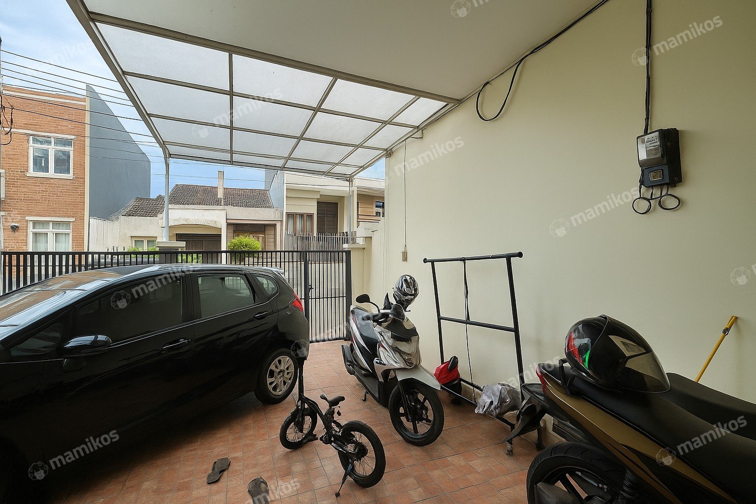 Rumah Sertifikat SHM 5 Kamar Tidur 3 Kamar Mandi Taman Ratu Jakarta Barat - Photo 3
