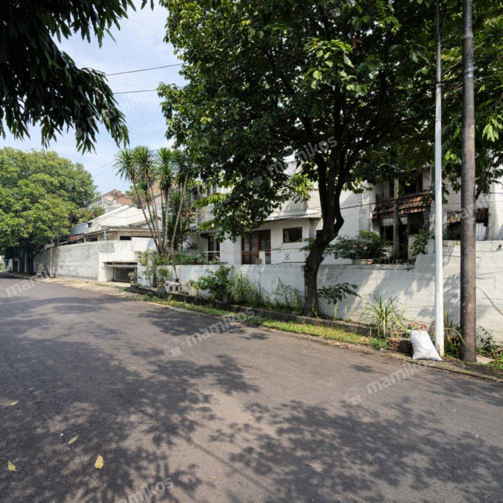 Rumah Sertifikat SHM 3 Kamar Tidur 2 Kamar Mandi Cipete Jakarta Selatan - Photo 3