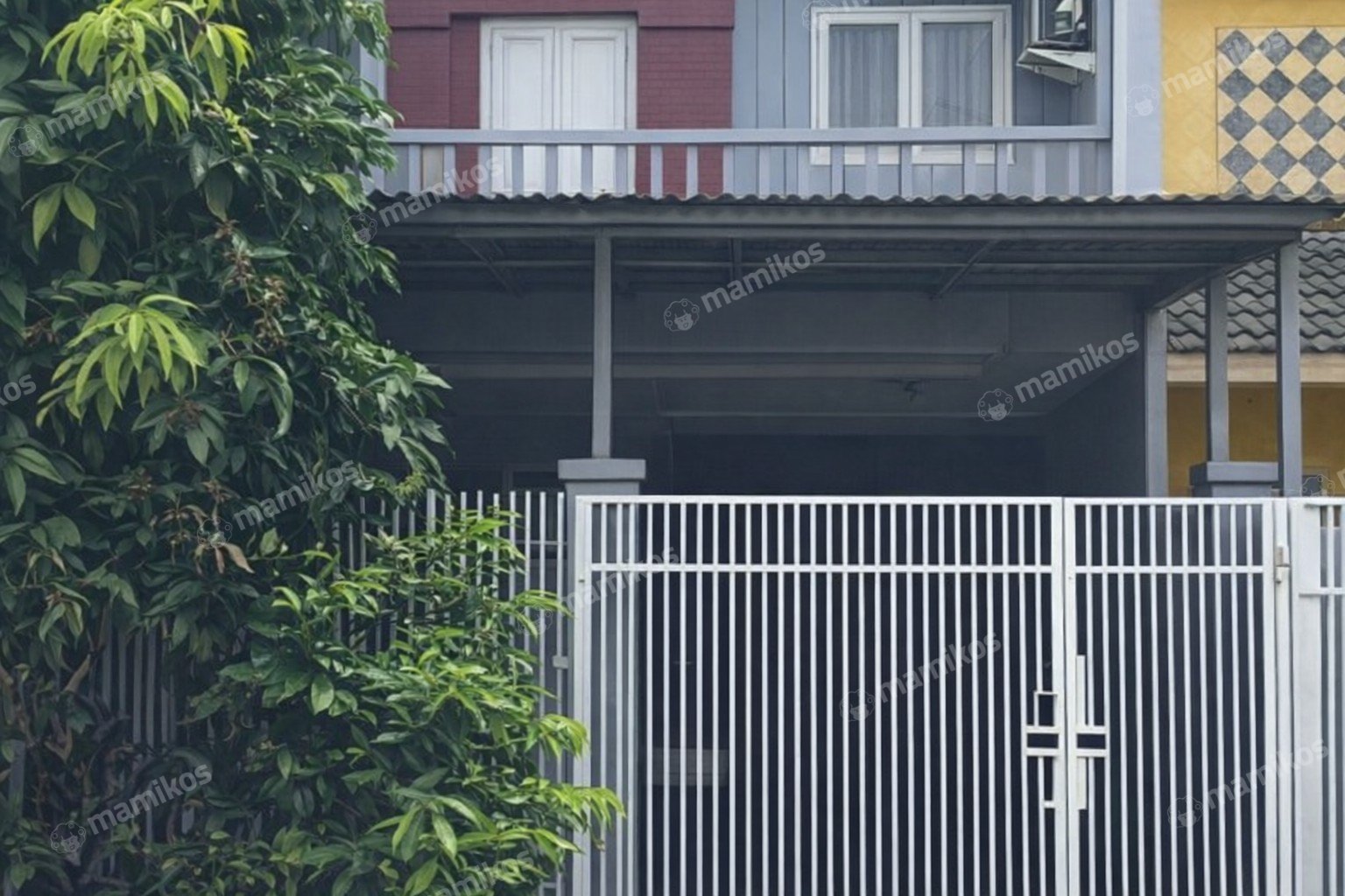 Rumah Sertifikat HGB 4 Kamar Tidur 2 Kamar Mandi Taman Palem Jakarta Barat