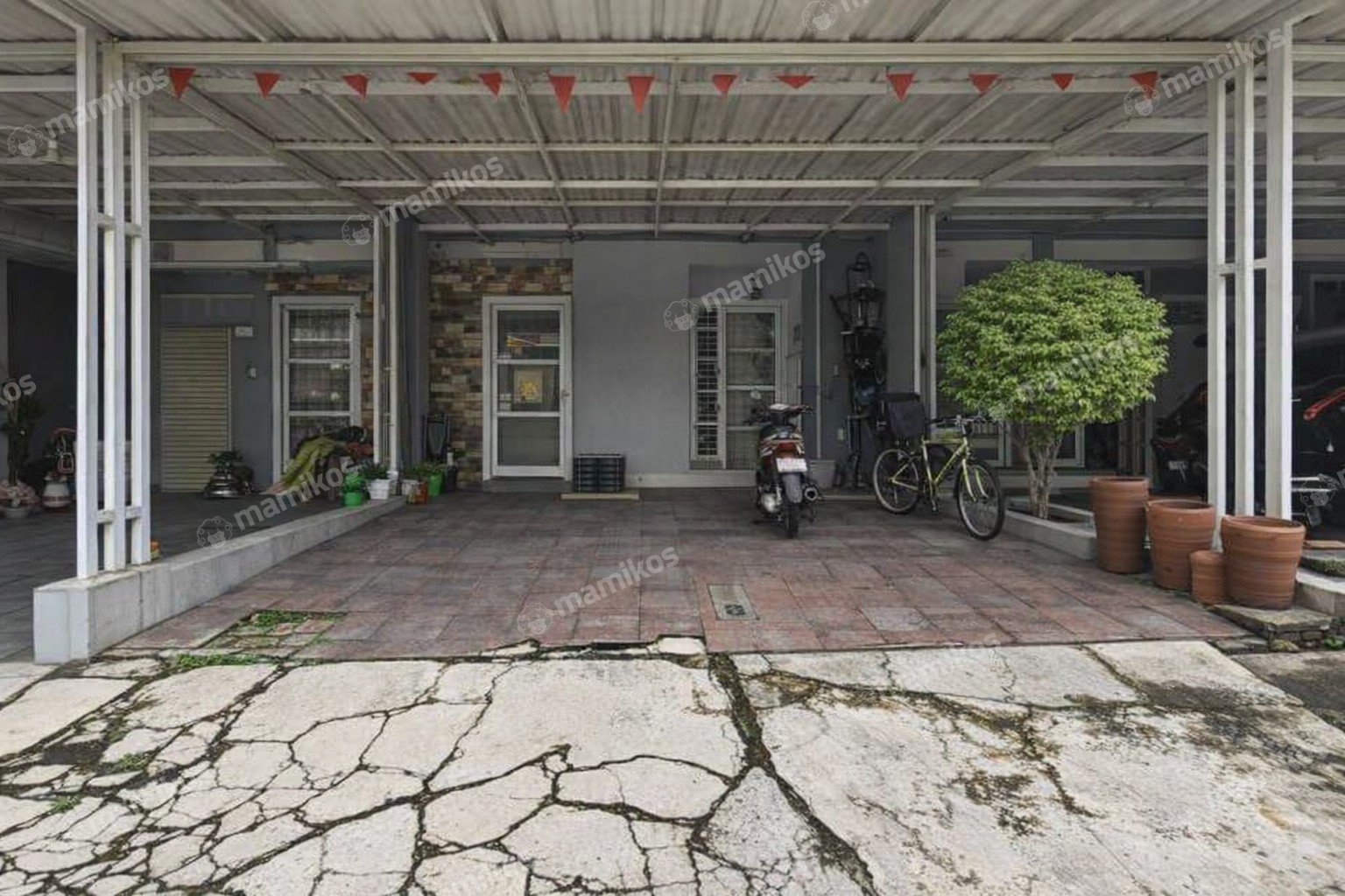 Rumah 2 Kamar Tidur 2 Kamar Mandi 2 Lantai Metland Menteng Jakarta Timur