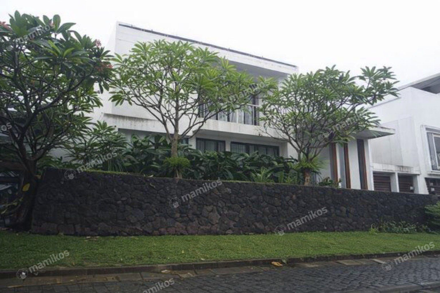 Rumah Sertifikat SHM 4 Kamar Tidur 3 Kamar Mandi Kemang Jakarta Selatan
