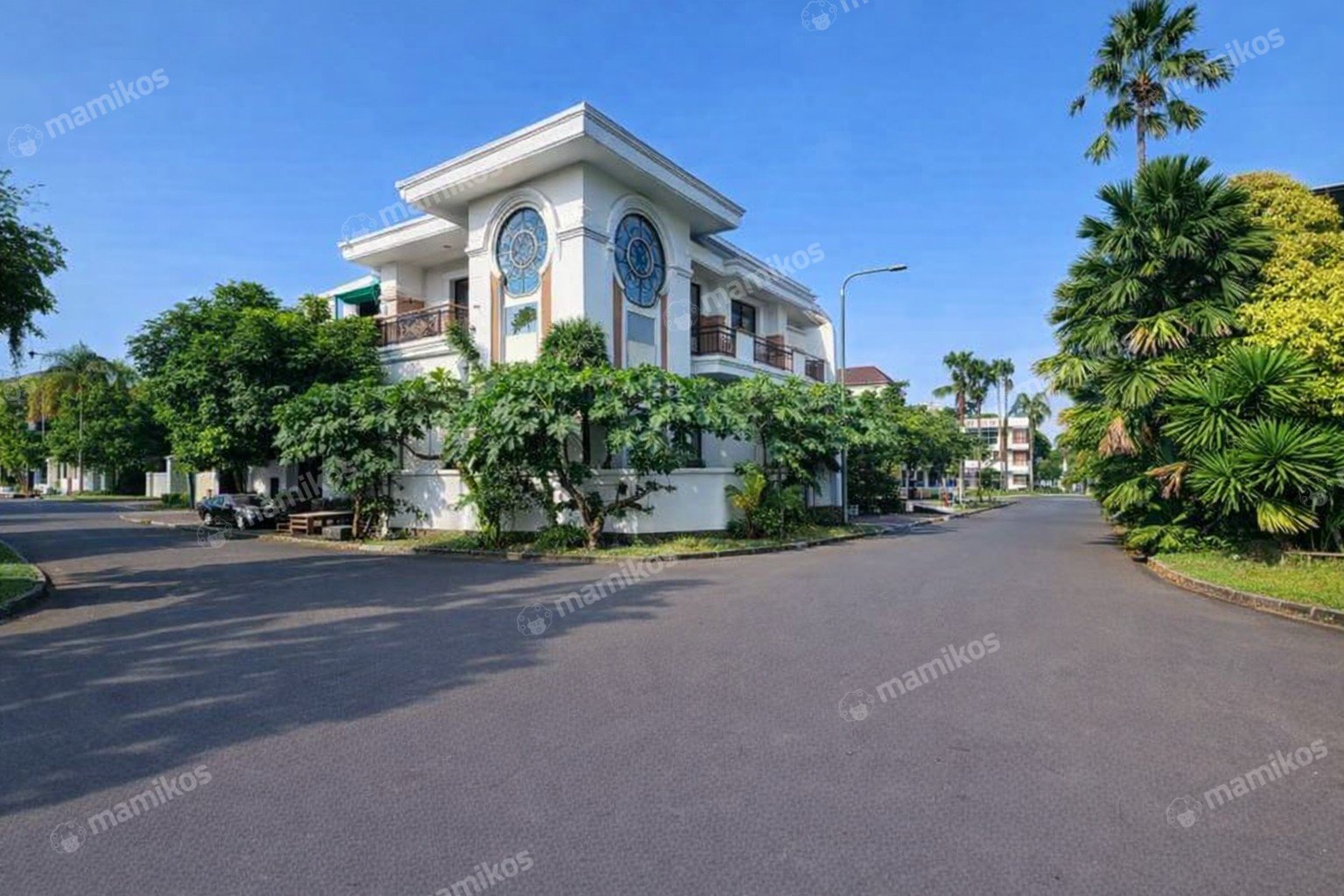 Rumah Sertifikat SHM 6 Kamar Tidur 4 Kamar Mandi Kembangan Jakarta Barat