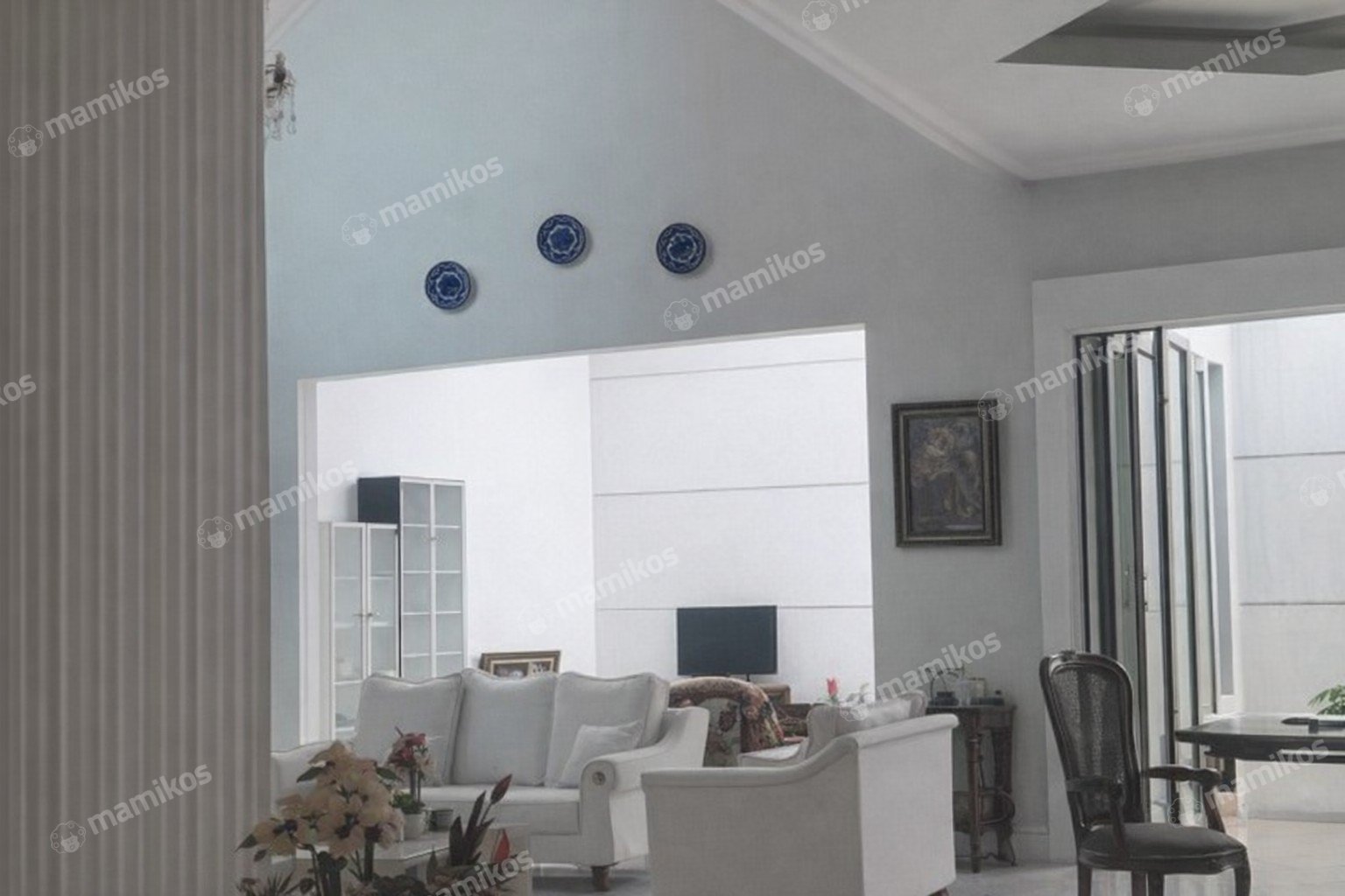 Rumah 4 Kamar Tidur 3 Kamar Mandi 2 Lantai Joglo Jakarta Barat