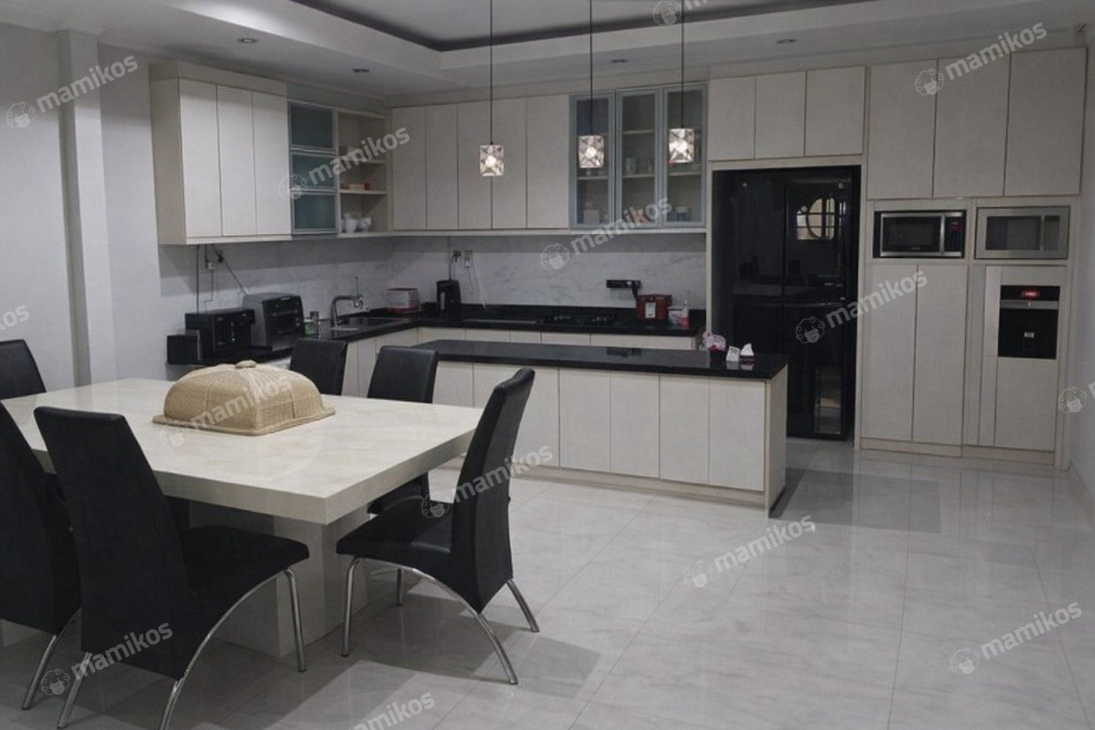 Rumah Sertifikat SHM 5 Kamar Tidur 6 Kamar Mandi Green Lake City Jakarta Barat
