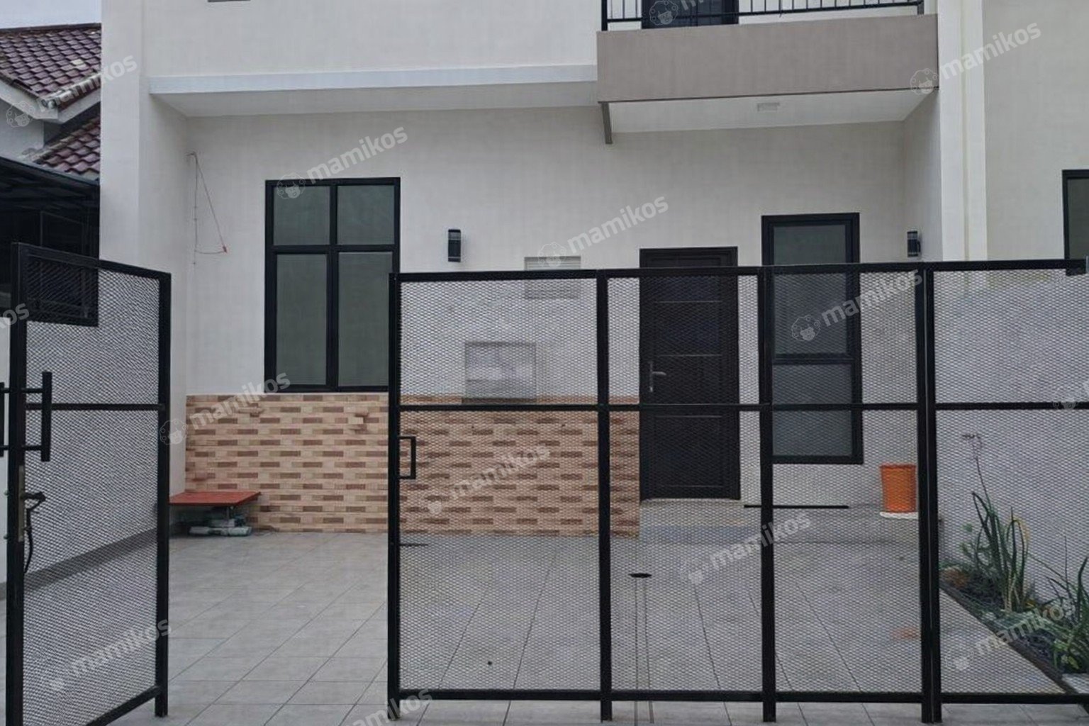 Rumah Sertifikat SHM 3 Kamar Tidur 3 Kamar Mandi Metland Puri Jakarta Barat