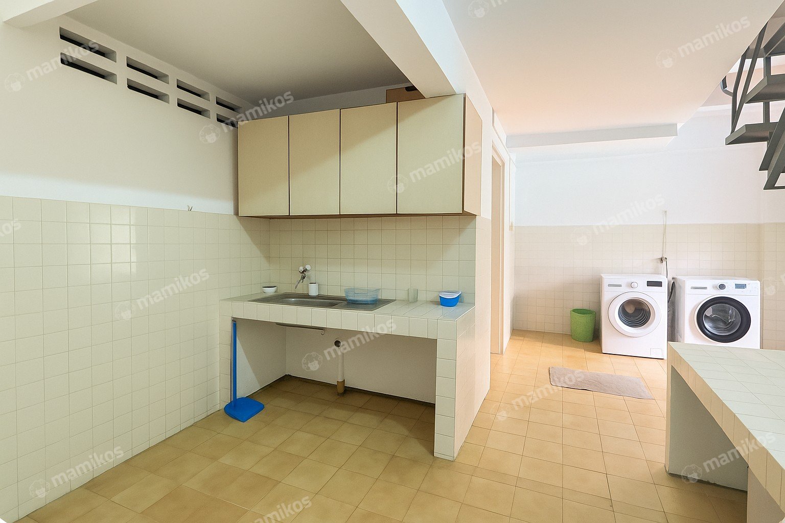 Rumah Sertifikat SHM 3 Kamar Tidur 2 Kamar Mandi Kebayoran Baru Jakarta Selatan - Photo 4