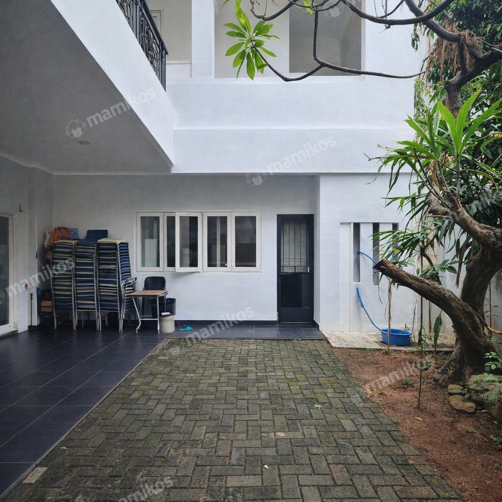 Rumah Sertifikat SHM 3 Kamar Tidur 3 Kamar Mandi Kebayoran Baru Jakarta Selatan - Photo 2