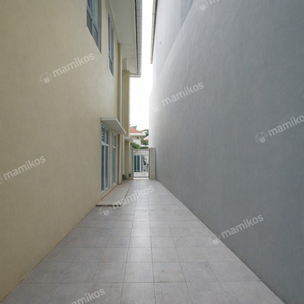 Rumah Sertifikat SHM 6 Kamar Tidur 5 Kamar Mandi Sunter Jakarta Utara - Photo 4