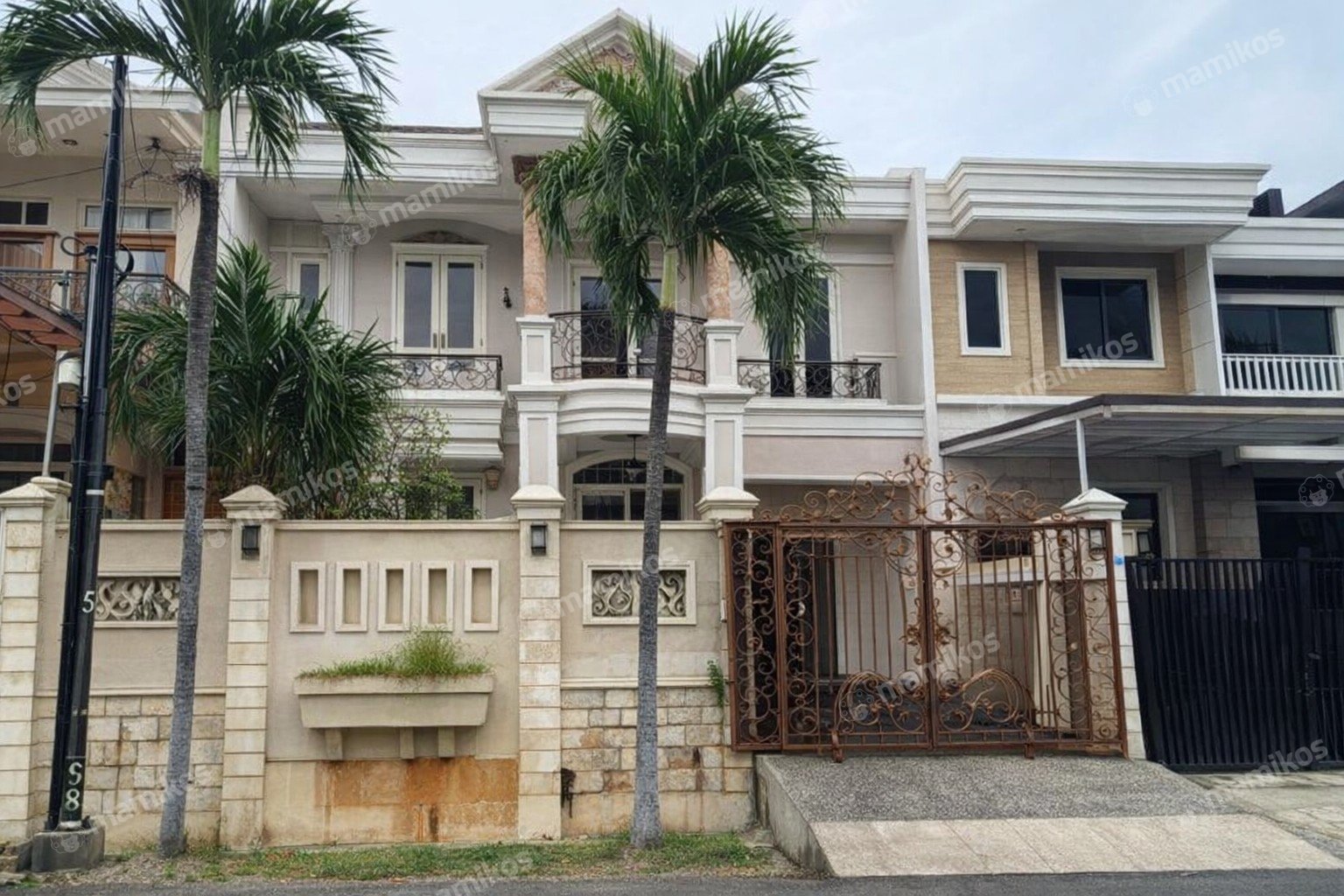 Rumah 5KT 4KM Sunrise Garden Jakarta Barat