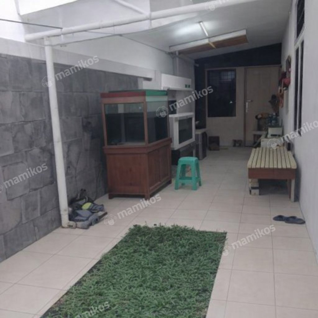 Rumah Sertifikat SHM 5 Kamar Tidur 2 Kamar Mandi Jatiwaringin Jakarta Timur - Photo 4