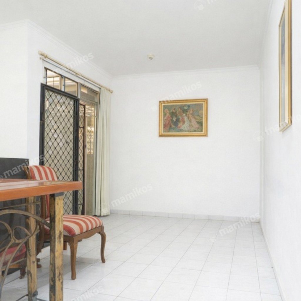 Rumah Sertifikat SHM 5 Kamar Tidur 4 Kamar Mandi Cibubur Jakarta Timur - Photo 4