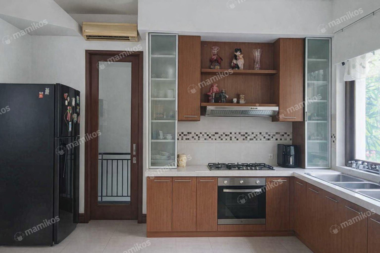 Rumah Sertifikat SHM 8 Kamar Tidur 7 Kamar Mandi Kemang Jakarta Selatan
