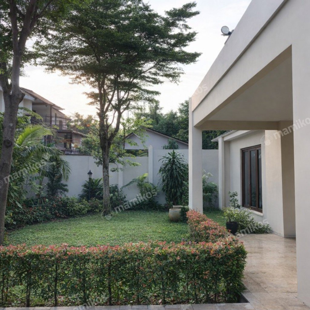 Rumah 5 Kamar Tidur 3 Kamar Mandi 2 Lantai Kemang Jakarta Selatan - Photo 2